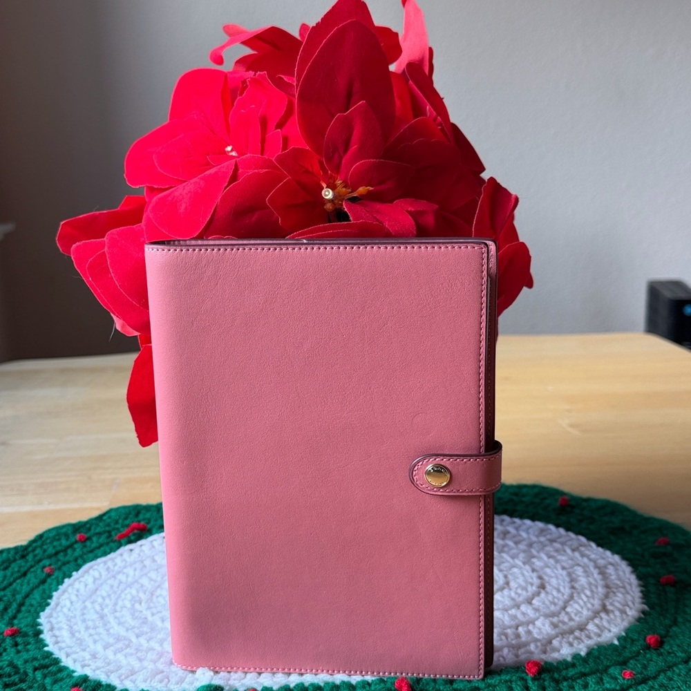 🌺COACH TAFFY NOTEBOOK NWT 🌺